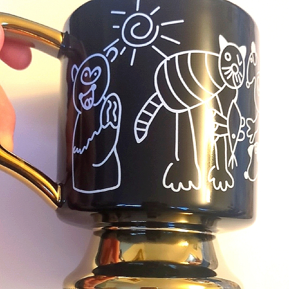 Gold and Black Animal Design Mug - Picture 7 of 10